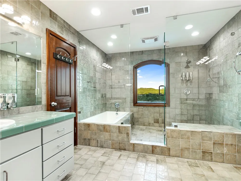 17904 Crystal Cove Jonestown, TX 78645