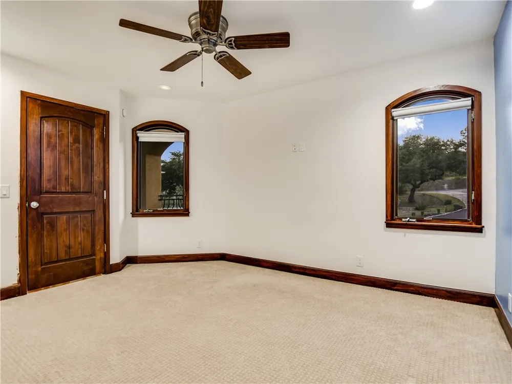 17904 Crystal Cove Jonestown, TX 78645