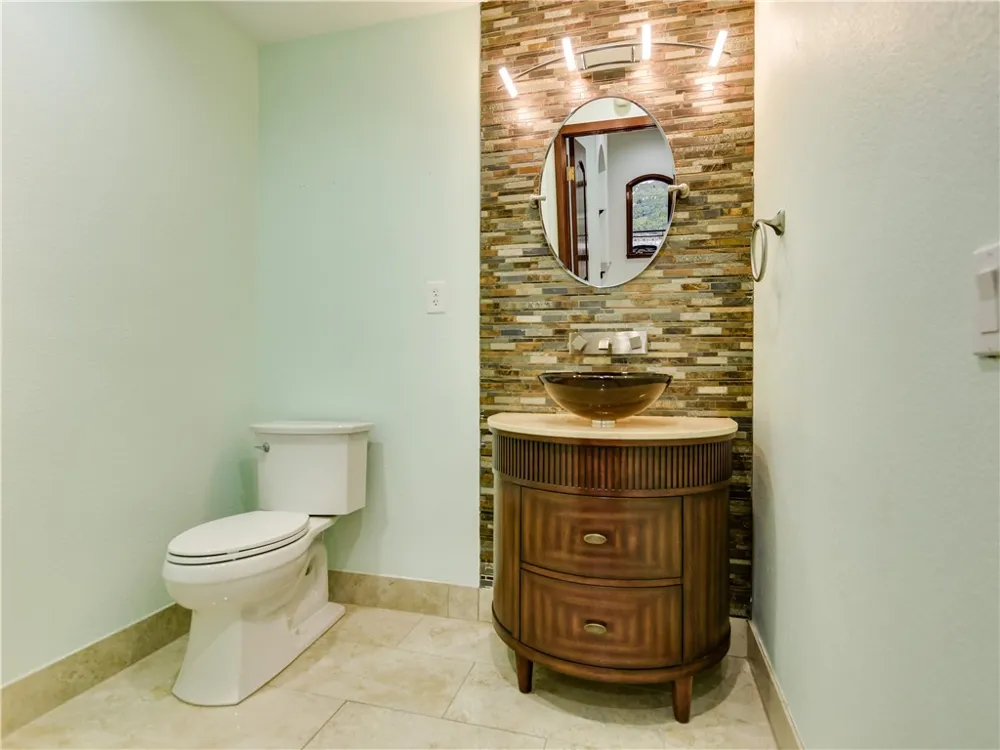 17904 Crystal Cove Jonestown, TX 78645