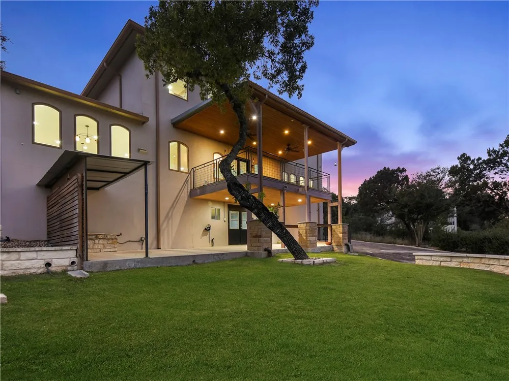 17904 Crystal Cove Jonestown, TX 78645