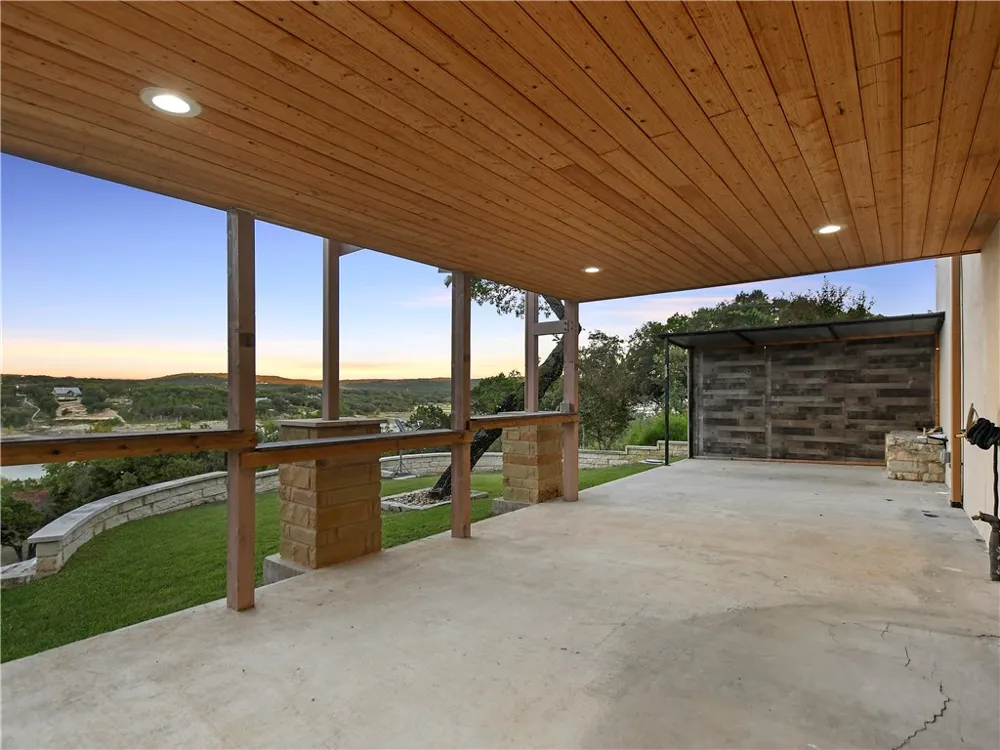 17904 Crystal Cove Jonestown, TX 78645