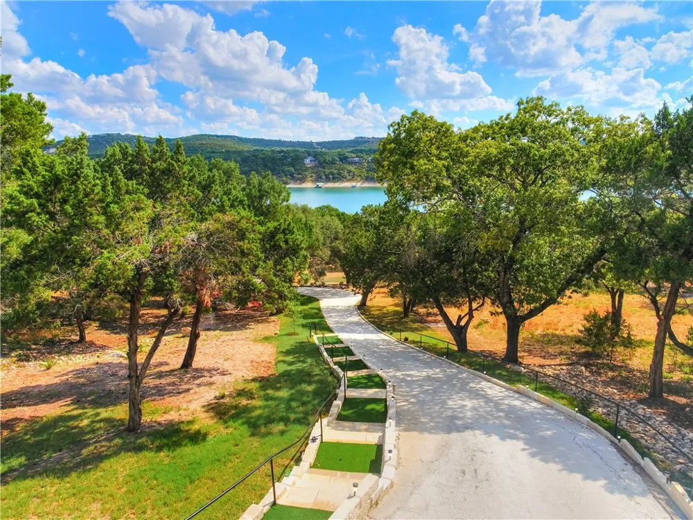 17904 Crystal Cove Jonestown, TX 78645