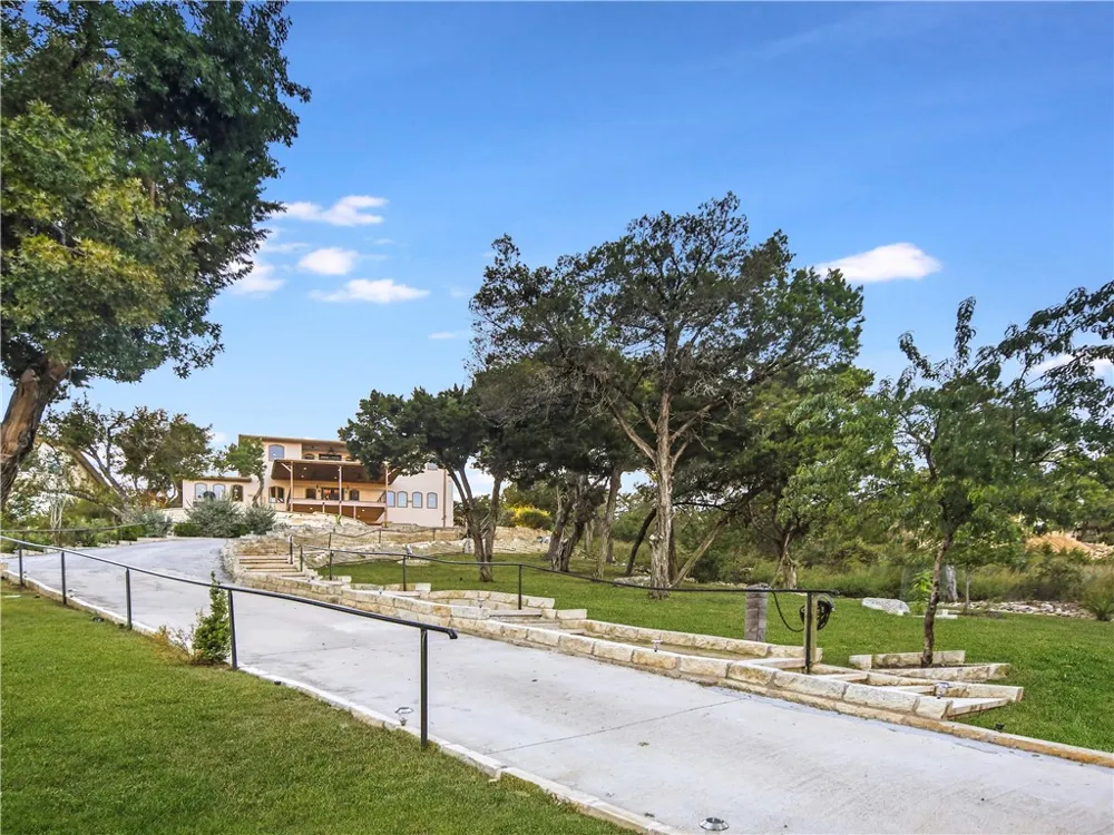 17904 Crystal Cove Jonestown, TX 78645