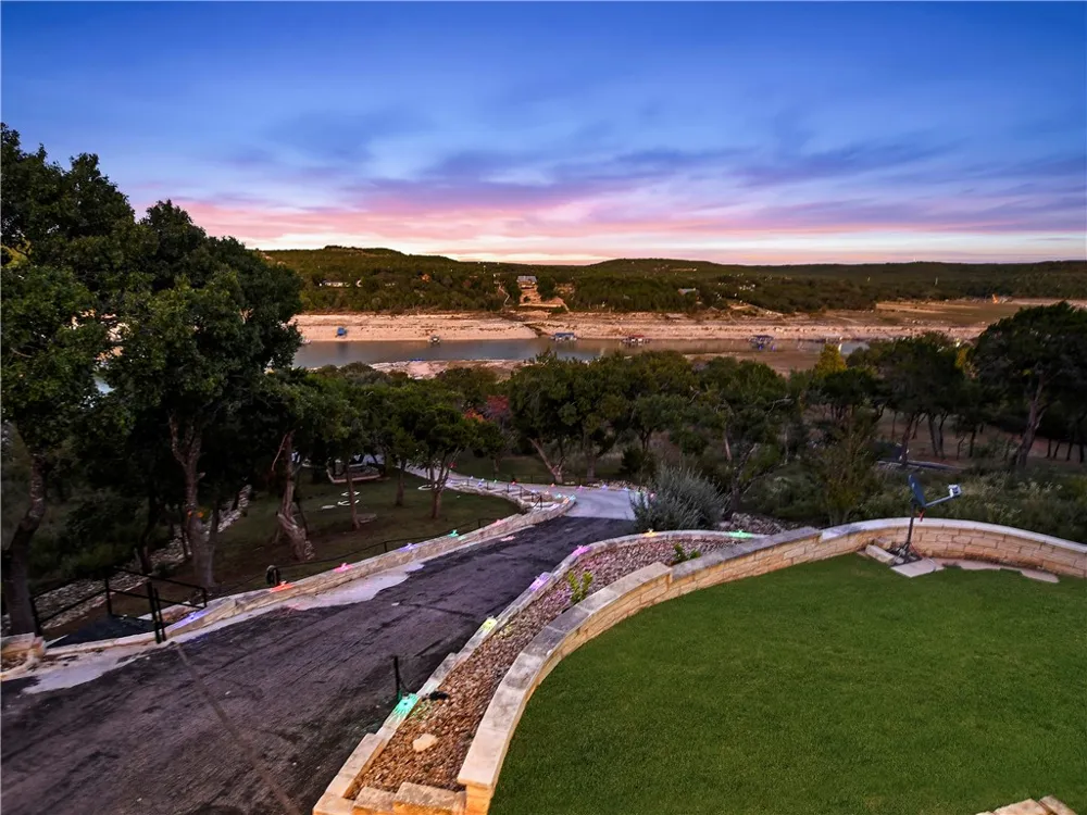 17904 Crystal Cove Jonestown, TX 78645