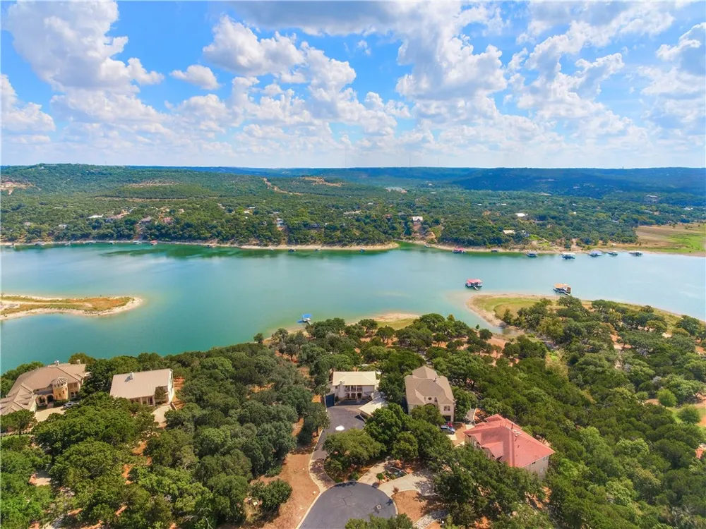 17904 Crystal Cove Jonestown, TX 78645