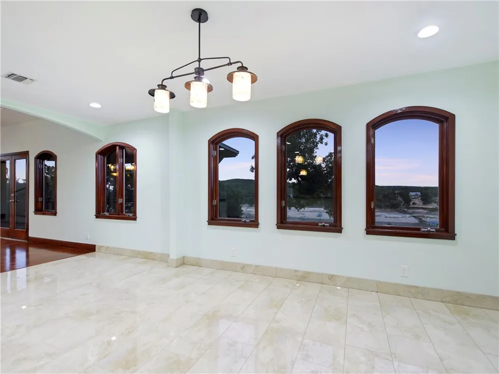 17904 Crystal Cove Jonestown, TX 78645