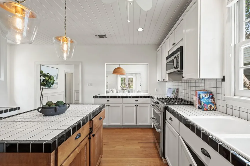 1016 E 43rd Street Austin, TX 78751