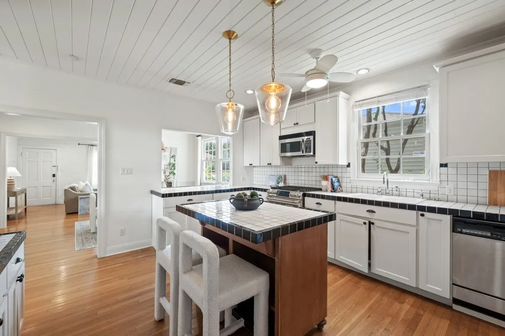 1016 E 43rd Street Austin, TX 78751