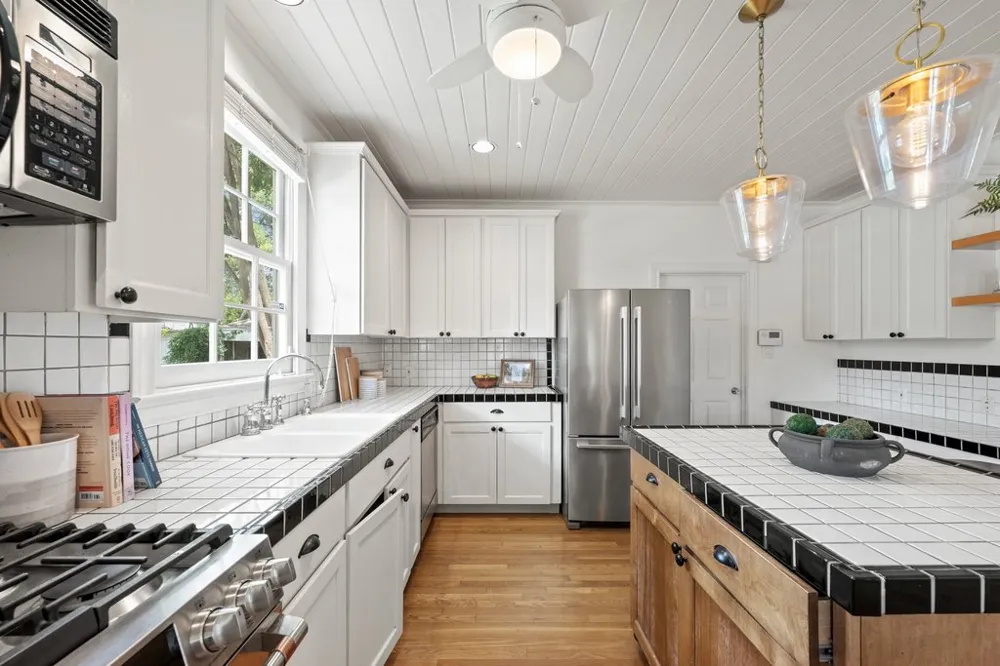 1016 E 43rd Street Austin, TX 78751