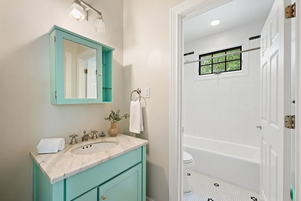 1016 E 43rd Street Austin, TX 78751