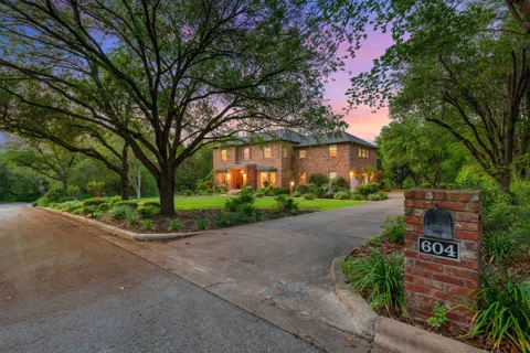 604 Rainbow Cove