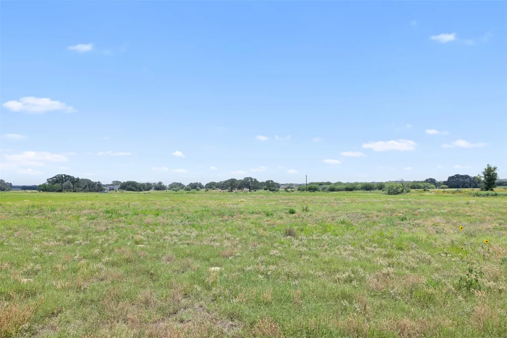 10 County Road 342 La Vernia, TX 78121