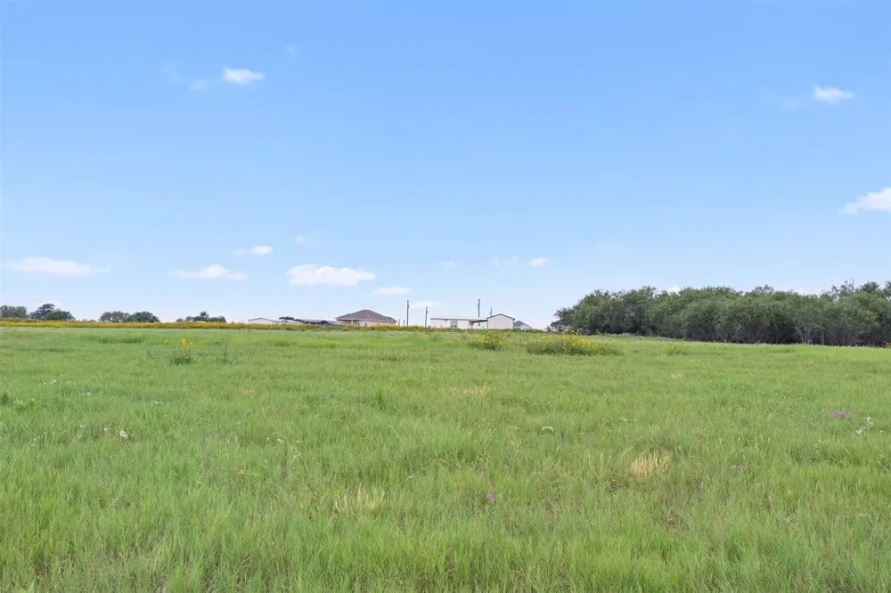 10 County Road 342 La Vernia, TX 78121