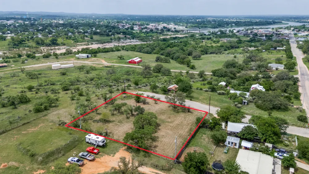 Vernon Avenue Llano, TX 78643