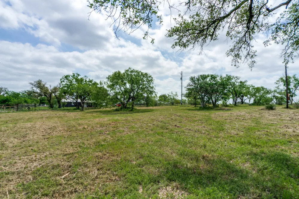 Vernon Avenue Llano, TX 78643