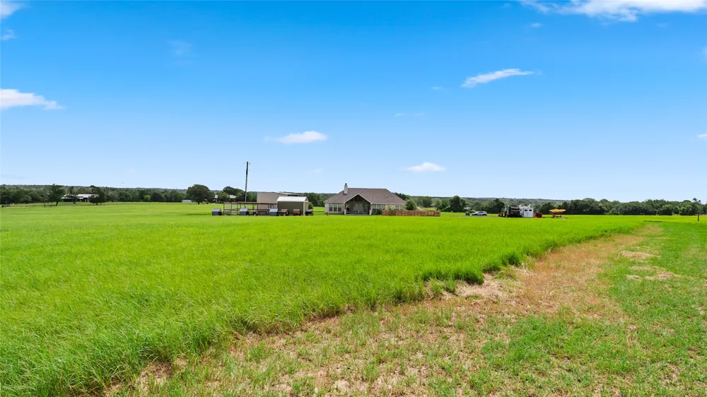 1606 County Road 216 Giddings, TX 78942