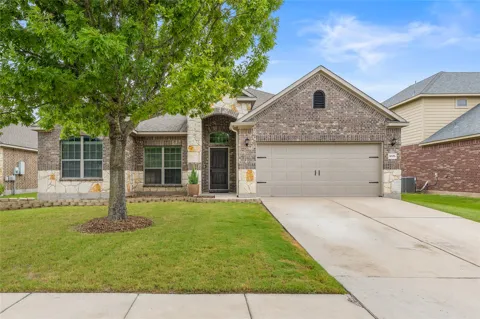 1008 Ash Cove