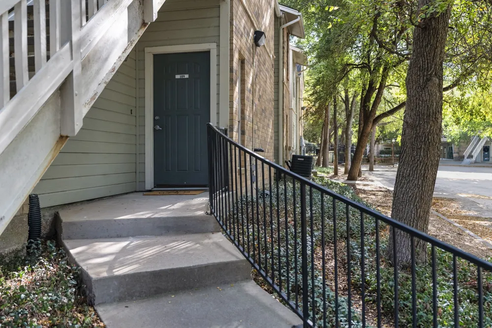 2450 Wickersham Lane #109 Austin, TX 78741