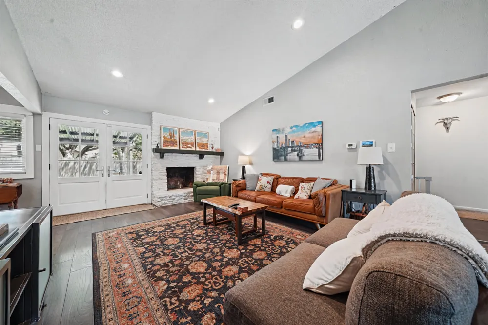9007 W Pointer Lane Austin, TX 78758