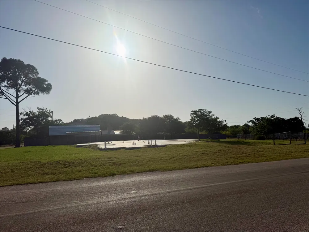 1519 Lakeview Drive Tow, TX 78672