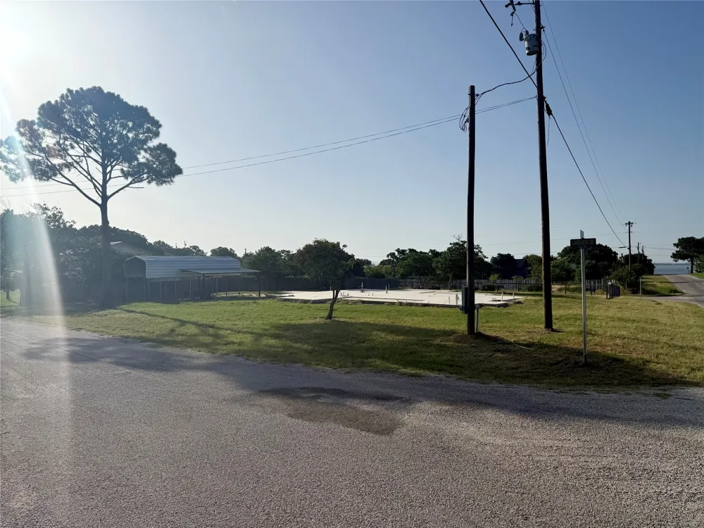1519 Lakeview Drive Tow, TX 78672