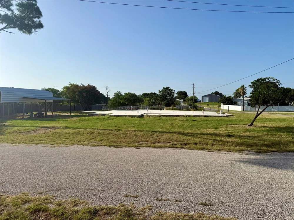 1519 Lakeview Drive Tow, TX 78672