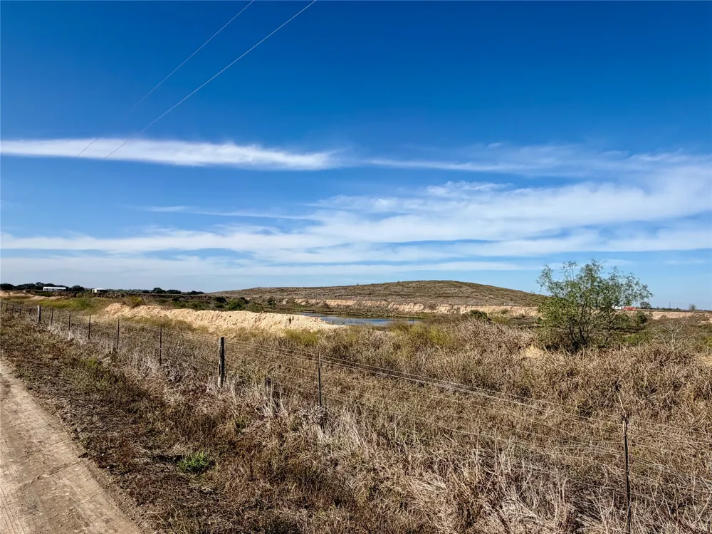 2051 County Road 102 Columbus, TX 78934