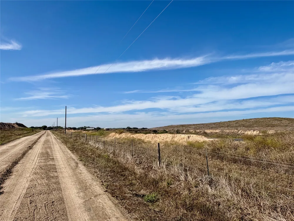 2051 County Road 102 Columbus, TX 78934