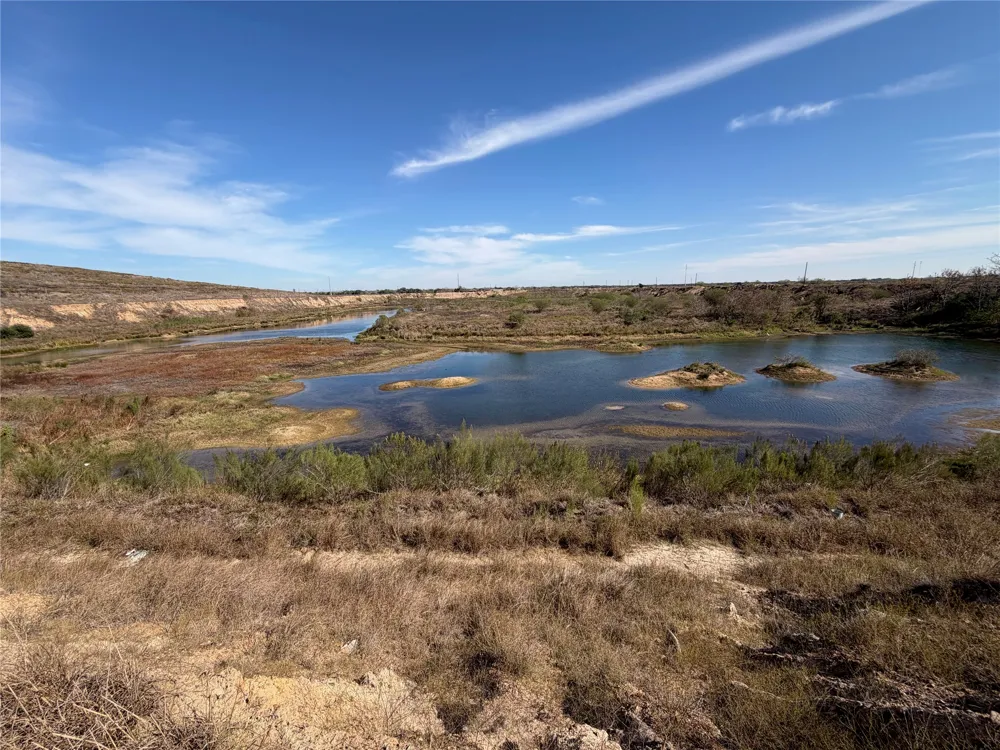 2051 County Road 102 Columbus, TX 78934