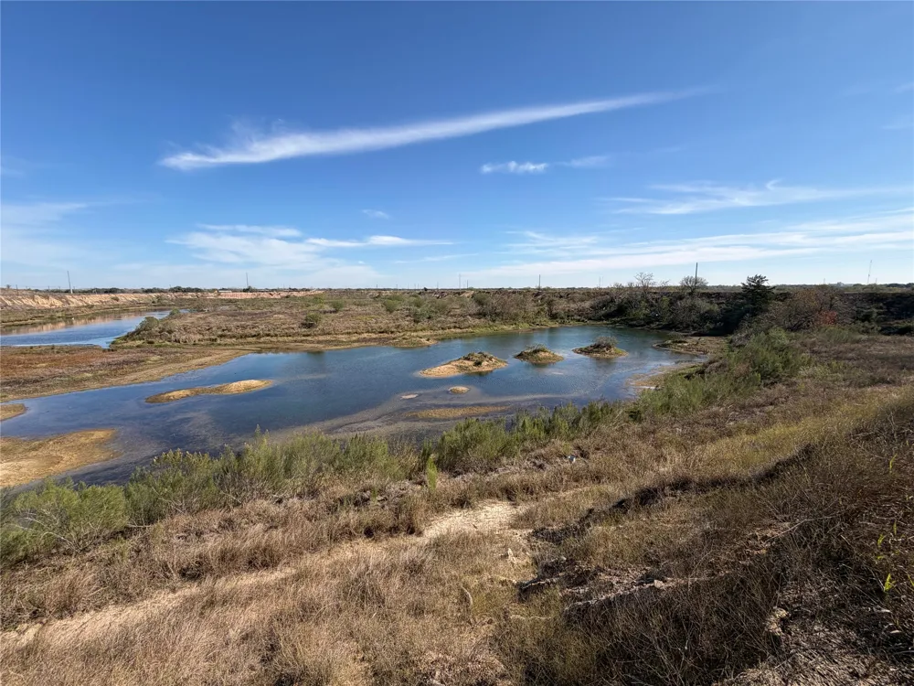 2051 County Road 102 Columbus, TX 78934