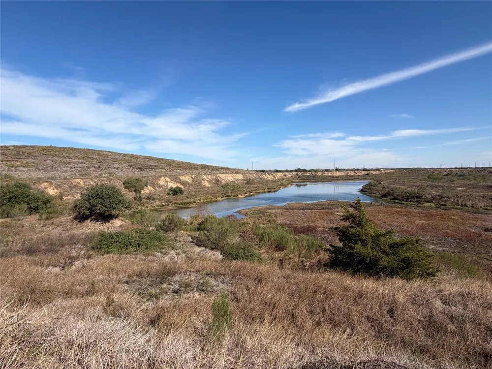 2051 County Road 102 Columbus, TX 78934