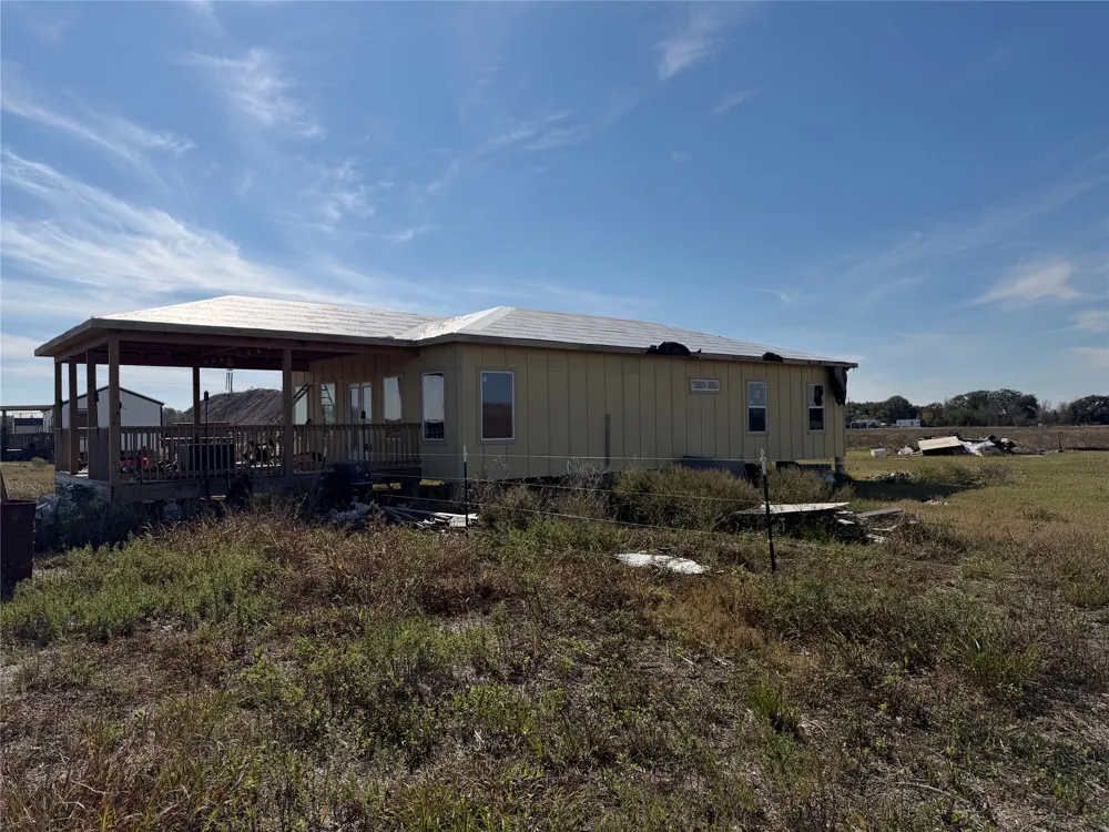 2051 County Road 102 Columbus, TX 78934