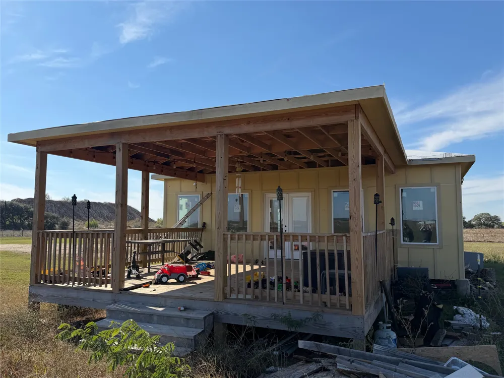 2051 County Road 102 Columbus, TX 78934