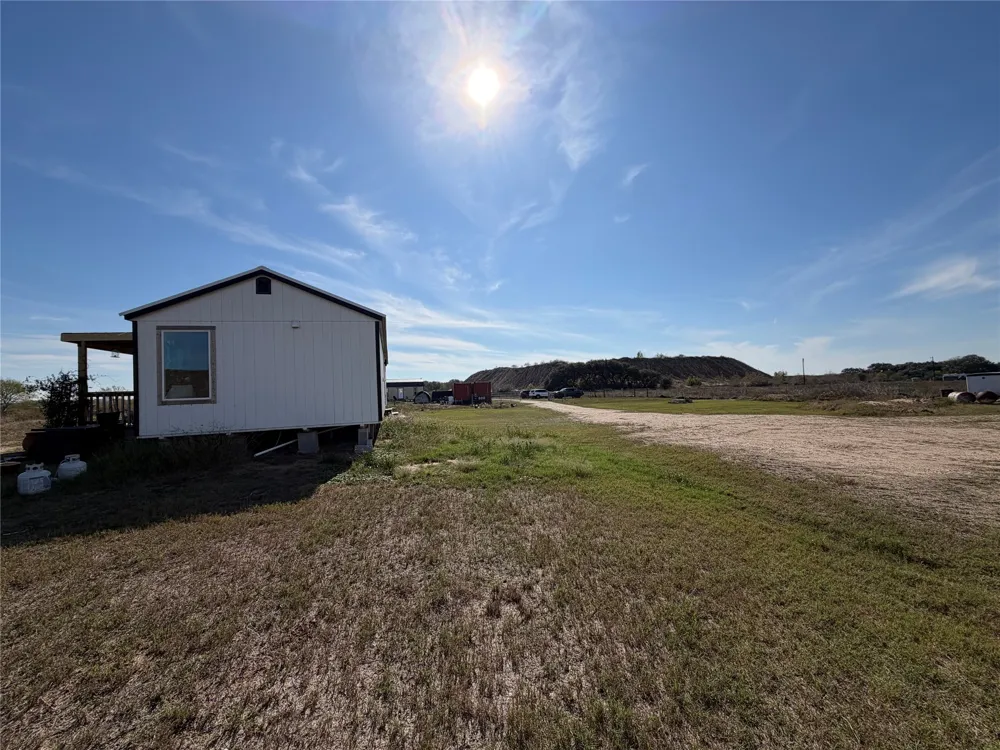 2051 County Road 102 Columbus, TX 78934