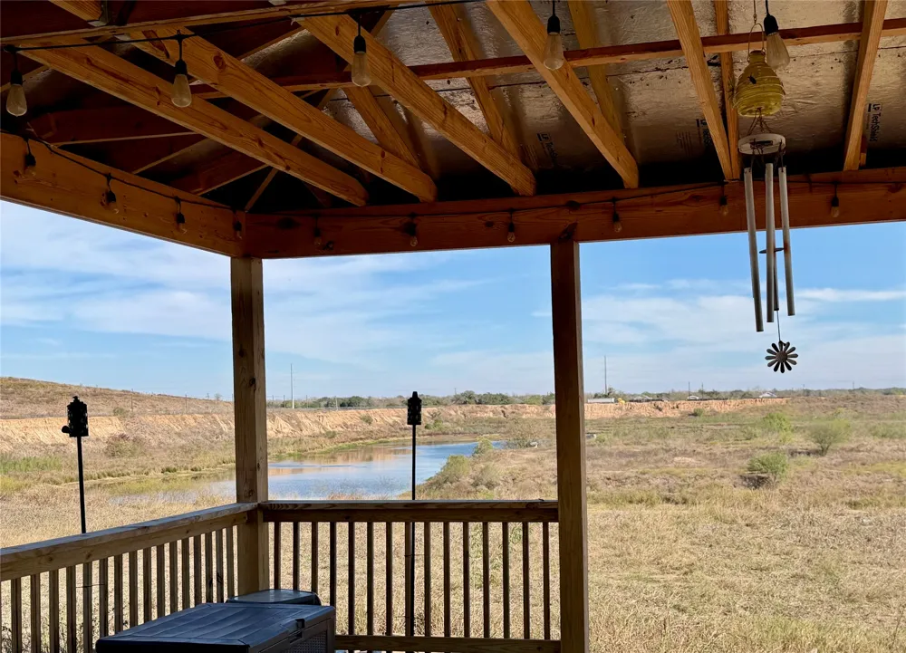 2051 County Road 102 Columbus, TX 78934