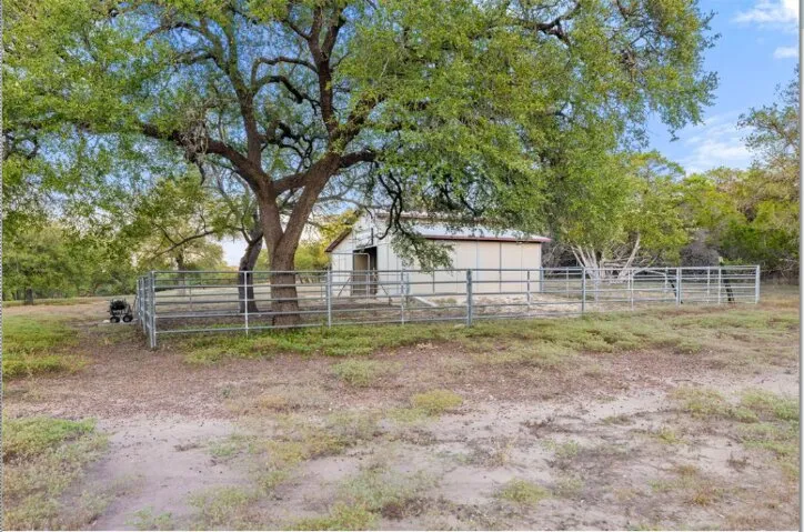 222 Winn Valley Drive Wimberley, TX 78676