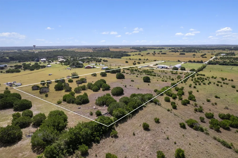 1400 County Road 221 Florence, TX 76527