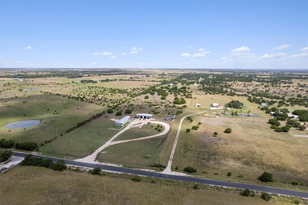 1400 County Road 221 Florence, TX 76527