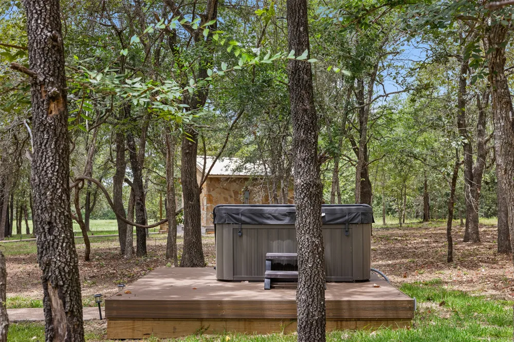 6944 County Road 132 Somerville, TX 77879