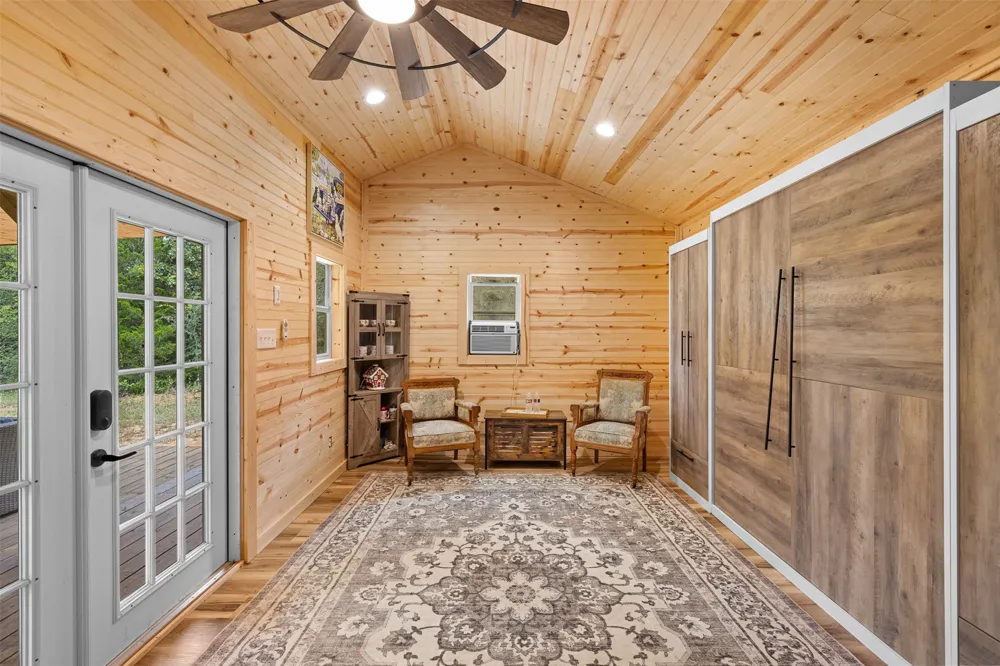 6944 County Road 132 Somerville, TX 77879