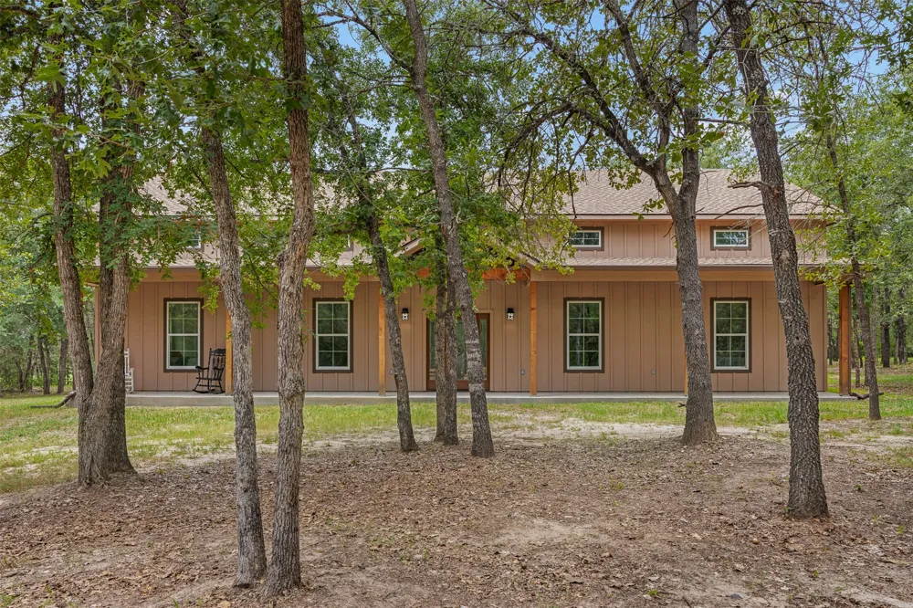 6944 County Road 132 Somerville, TX 77879
