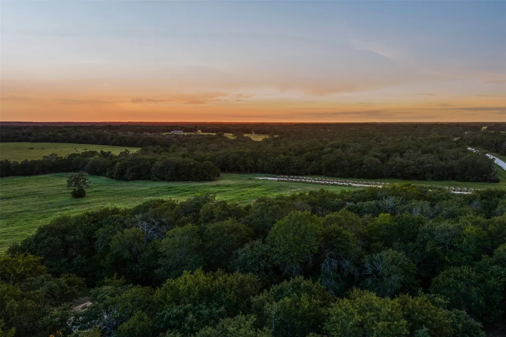 6944 County Road 132 Somerville, TX 77879