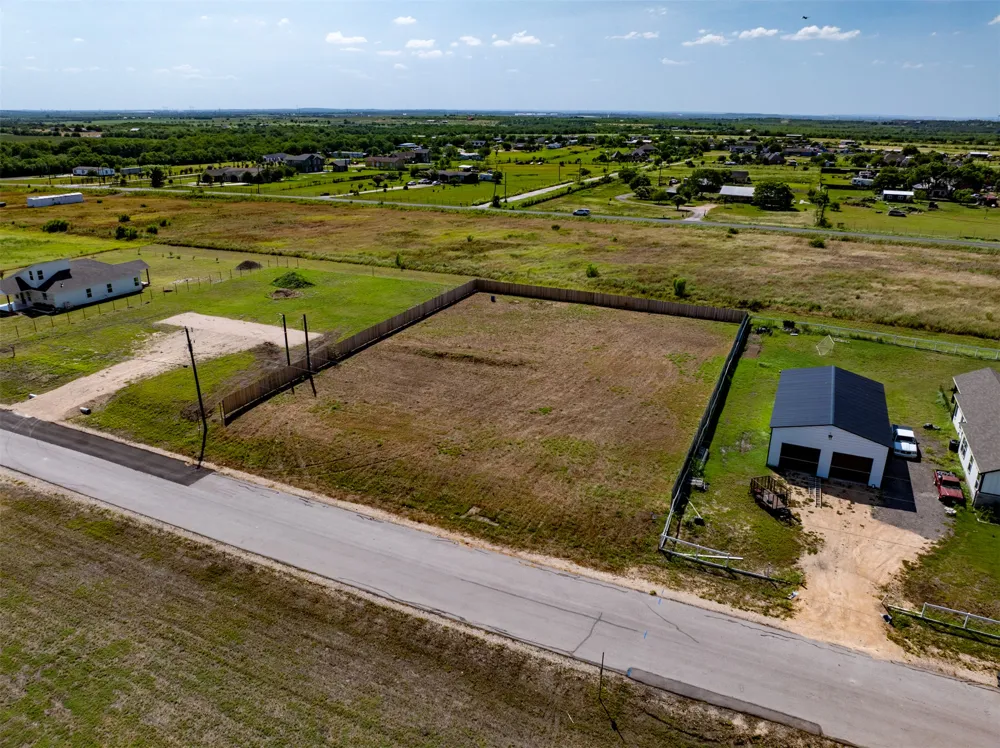 205 Desperado Loop Del Valle, TX 78617