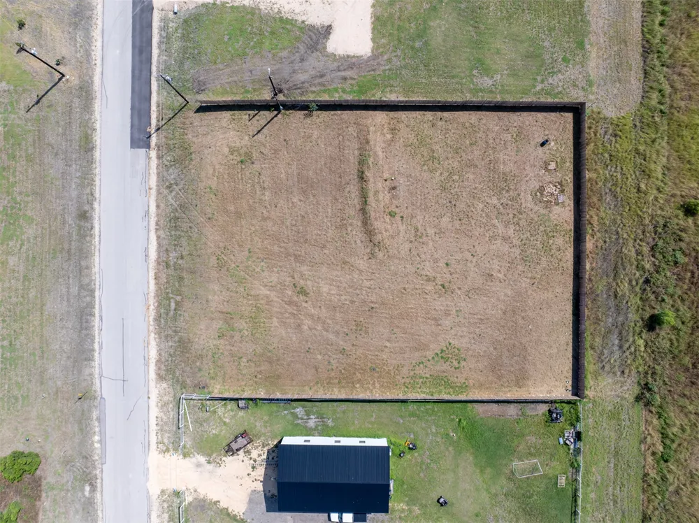 205 Desperado Loop Del Valle, TX 78617