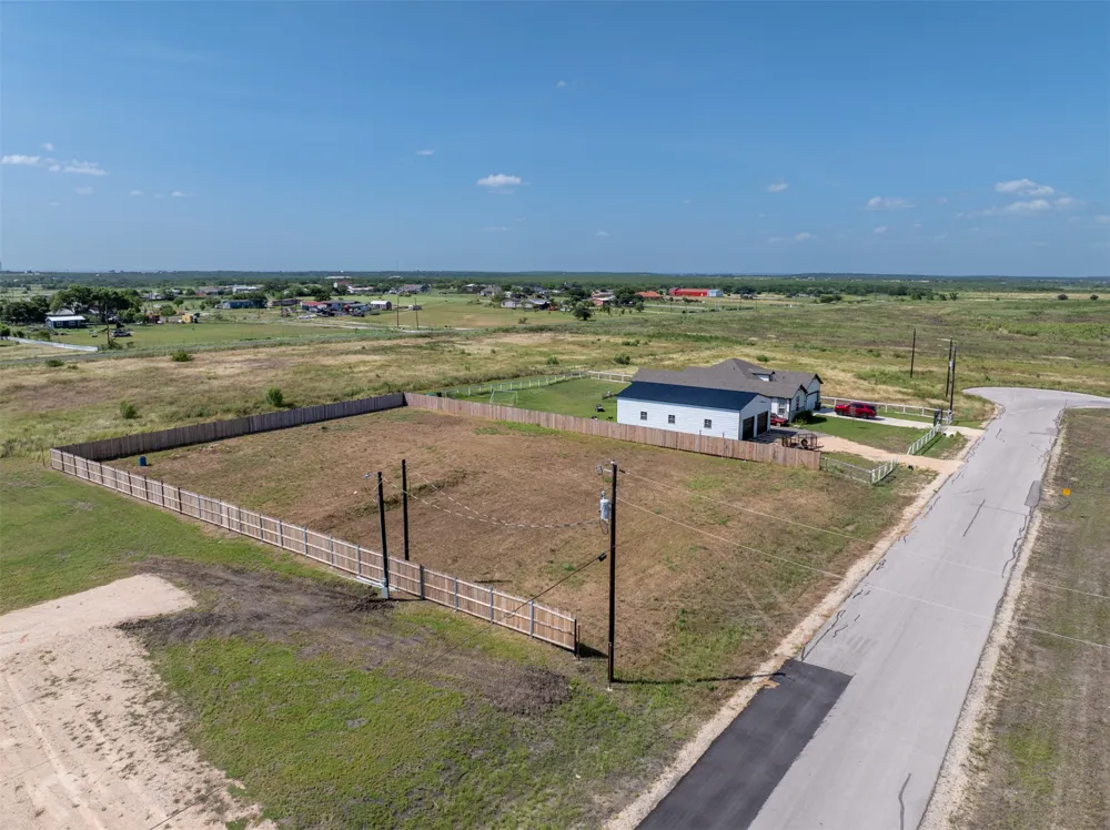 205 Desperado Loop Del Valle, TX 78617