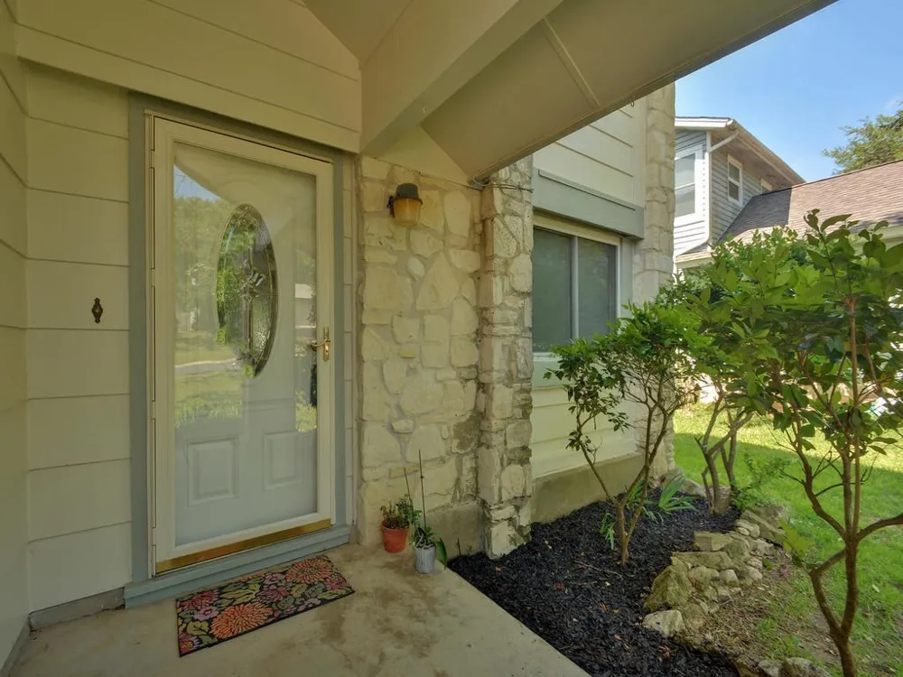 8421 Spring Valley Drive Austin, TX 78736