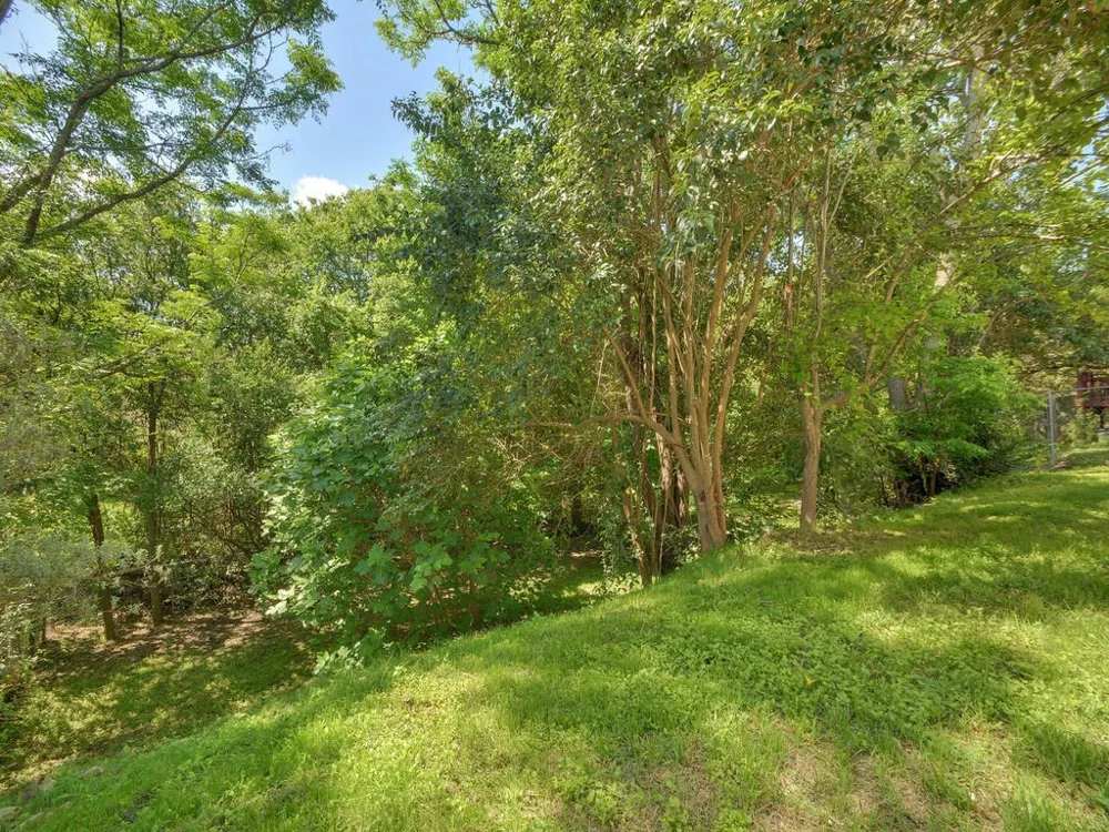 8421 Spring Valley Drive Austin, TX 78736