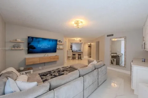 10451 W Broward Blvd #201