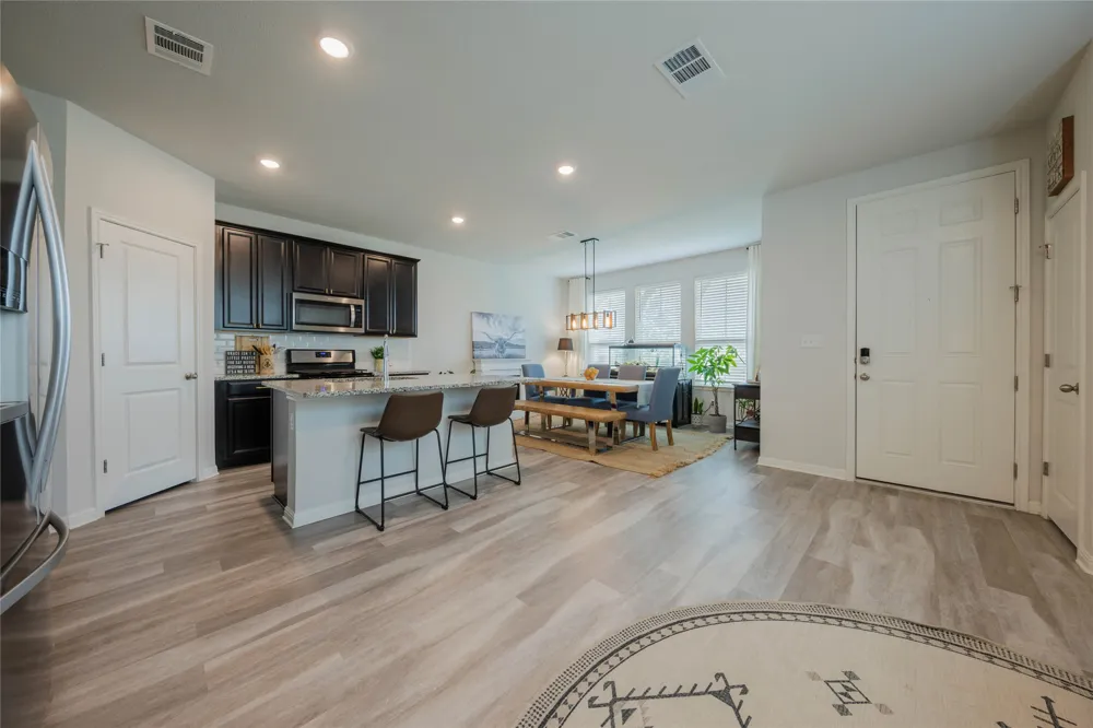 821 Lone Peak Way Dripping Springs, TX 78620