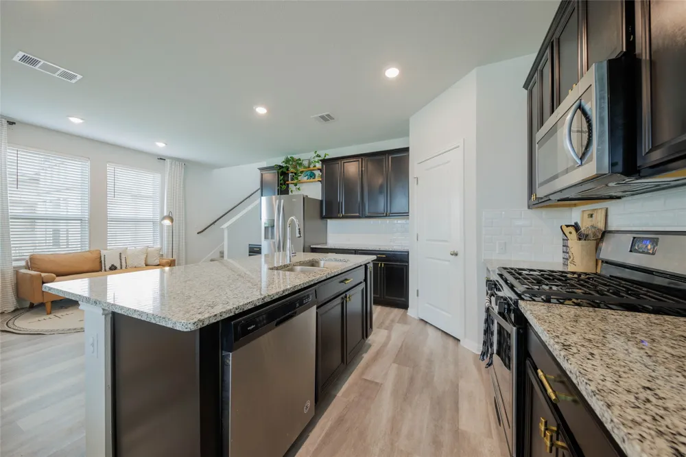 821 Lone Peak Way Dripping Springs, TX 78620